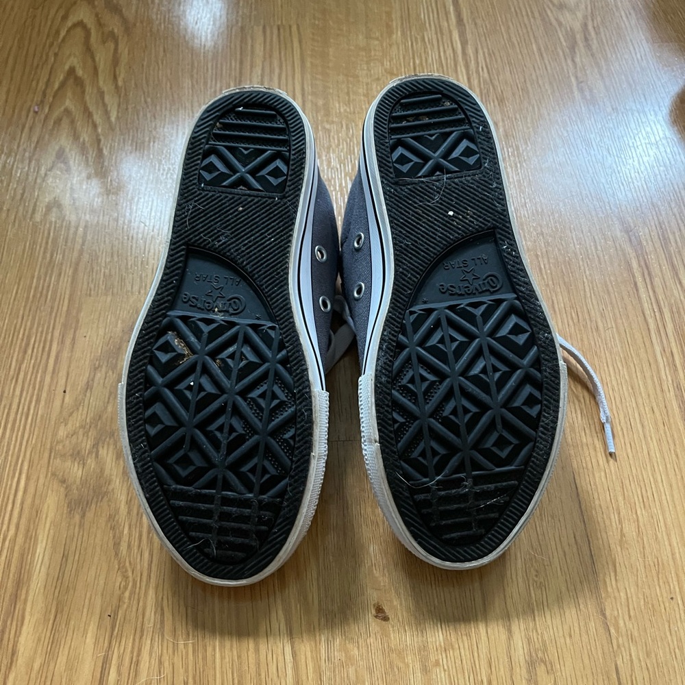Boys, size 2 Gray, Converse All Star, like new - Picture 3 of 4